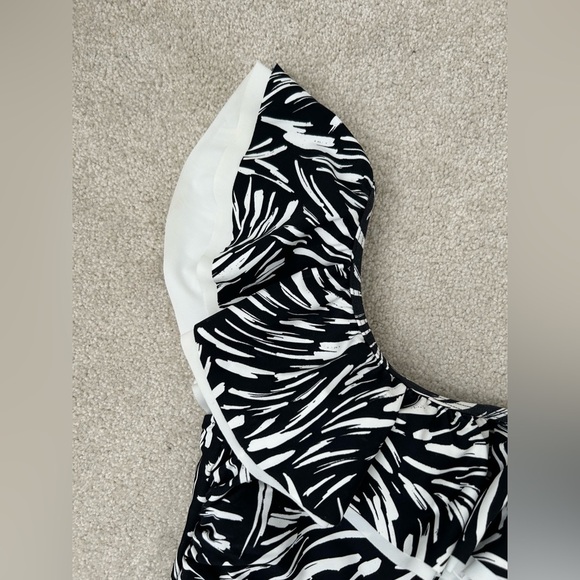 Profile by Gottex Black Swan One Shoulder Ruffle One PieceOne Piece Swimsuit - Picture 5 of 16